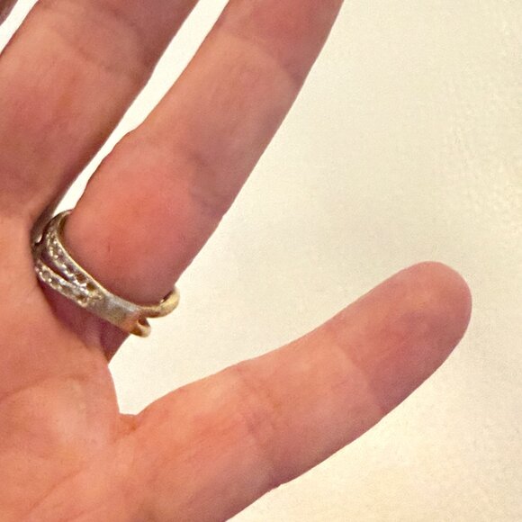 UNIQUE LINK FASHION RING WITH CLEAR RHINESTONE 6.5 - Picture 6 of 6